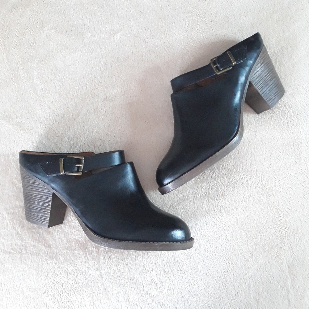 Born in California Vegan Leather Black Gleam Mule